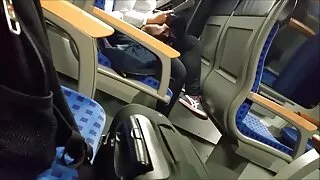 Chick sjedi na kurac