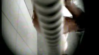 Gurnuo kurac dublje u krznenu macu i napunio je do vrha gustom spermom