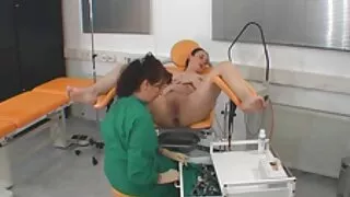 Stavljanje cure jedna na drugu i jebano